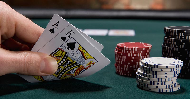 Tìm hiểu cách chơi bài Poker căn bản
